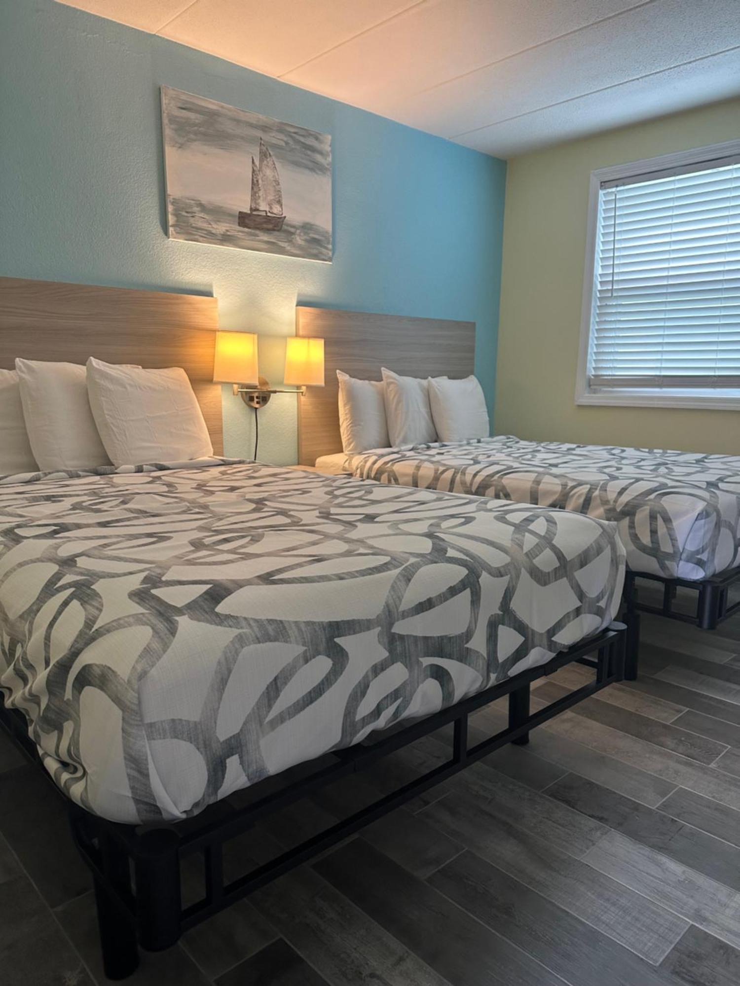 Royal Canadian Motel Wildwood Dış mekan fotoğraf