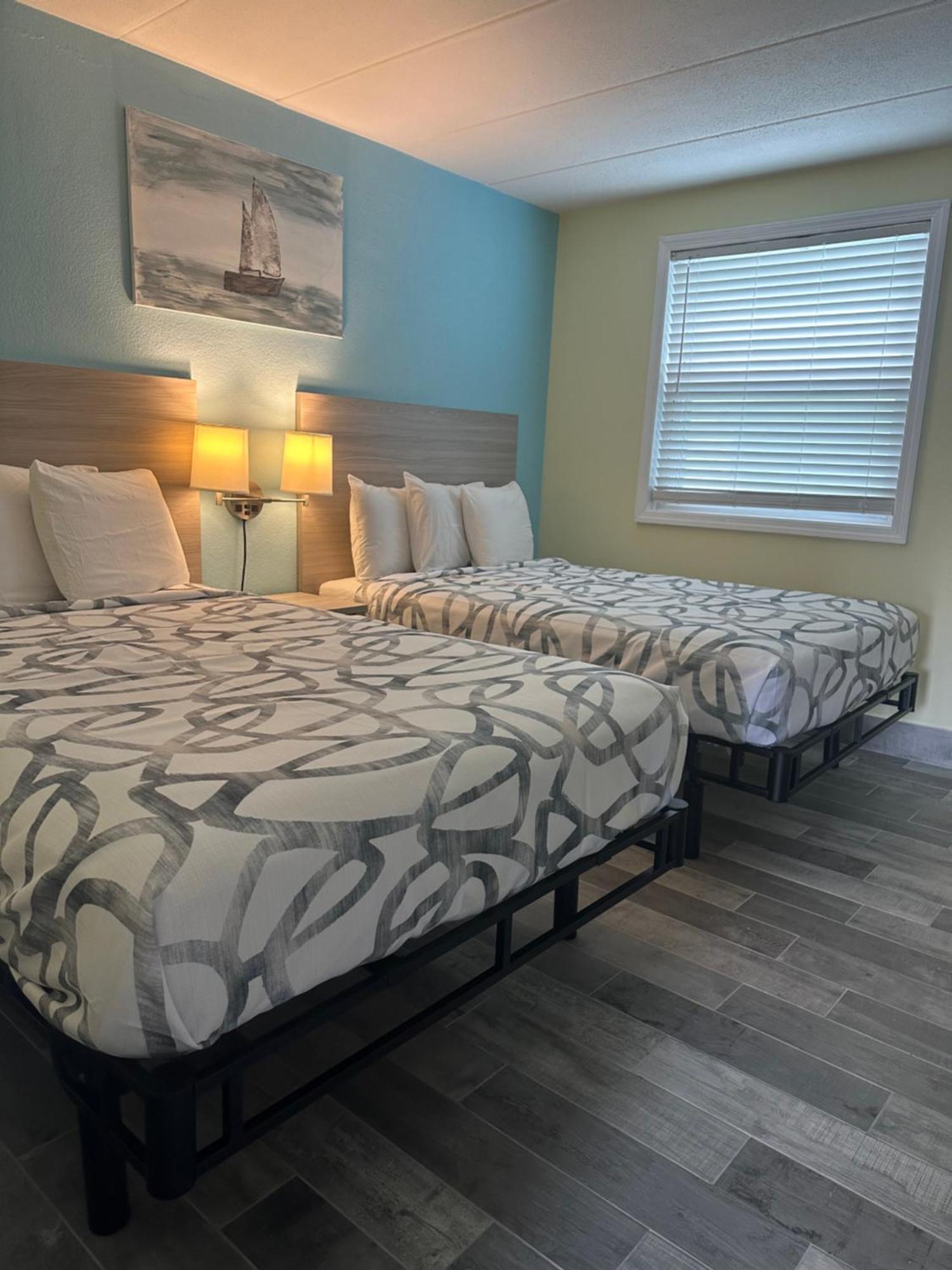 Royal Canadian Motel Wildwood Dış mekan fotoğraf