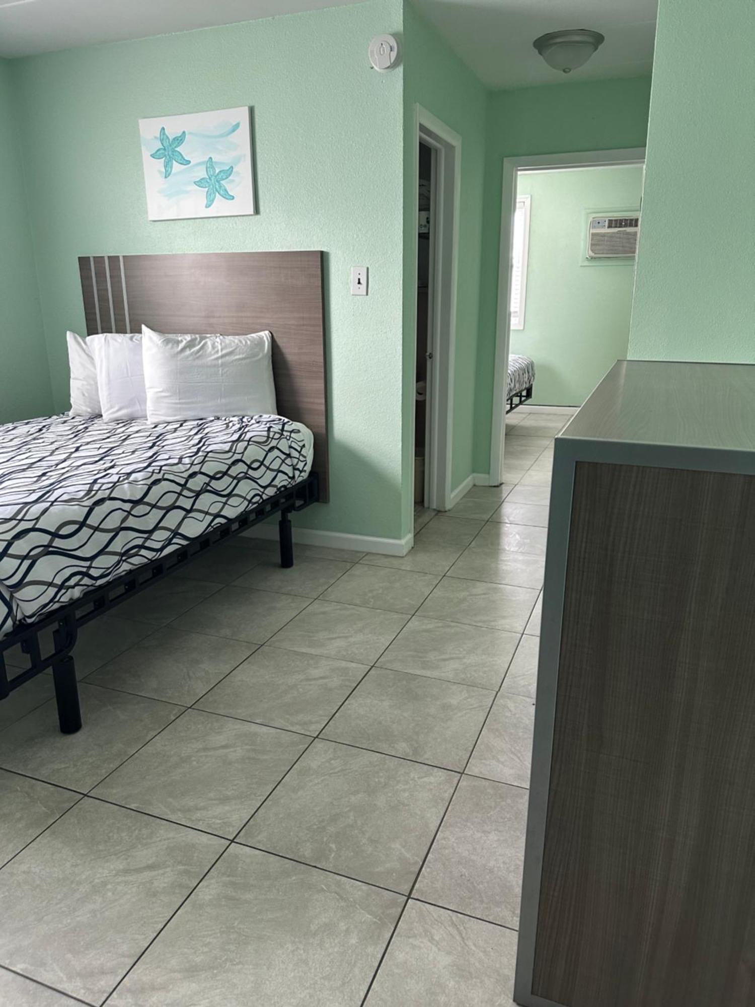 Royal Canadian Motel Wildwood Dış mekan fotoğraf